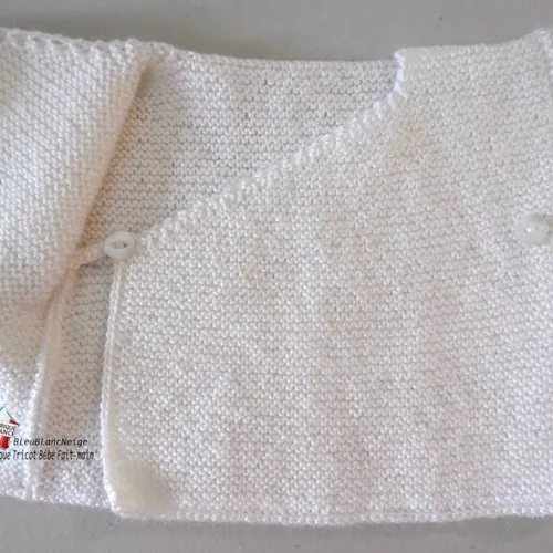 Ensemble 1 mois, brassière avec un croisé haut, bonnet et chaussons, mixte, blanc lait, tricot bb sur commande