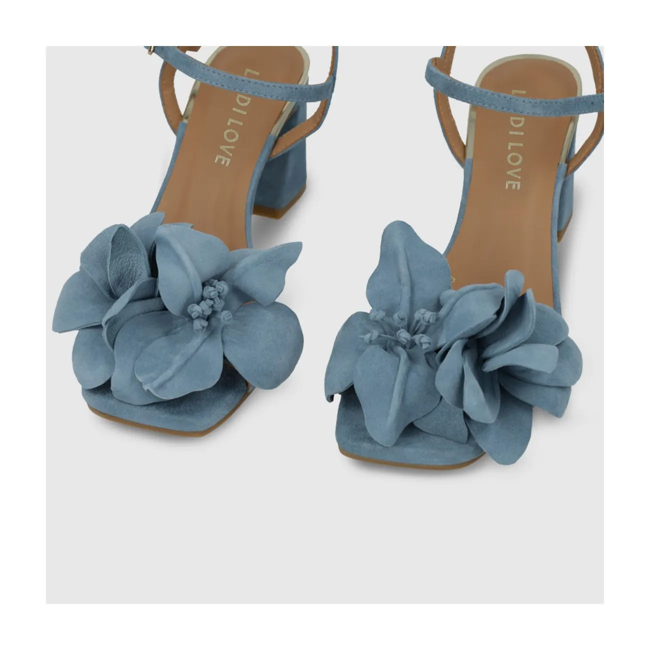 Sandalias de tacón de mujer en ante de color azul jeans. I LODI Zapatos de mujer online.